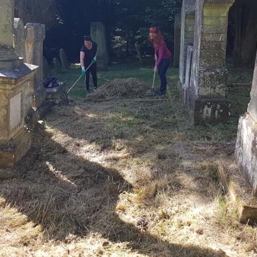 Débroussaillage du cimetière juif